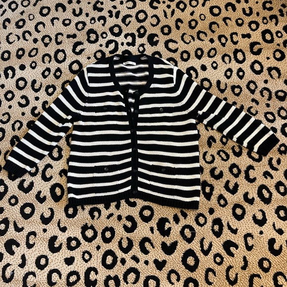 Black and Cream Striped Sweater - Picture 6 of 11